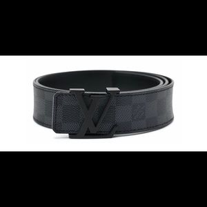 LV all black belt new